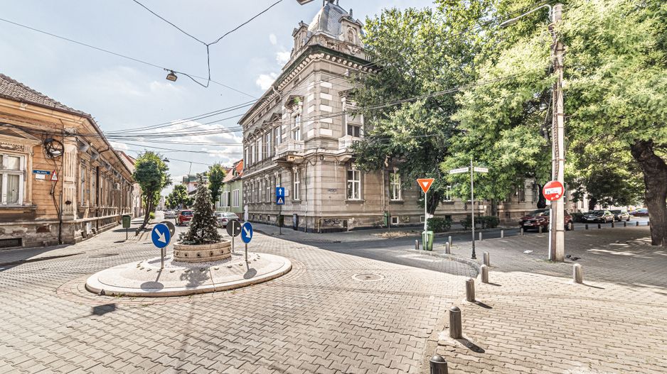 Apartament impozant, în centrul orașului Arad - Poză 2