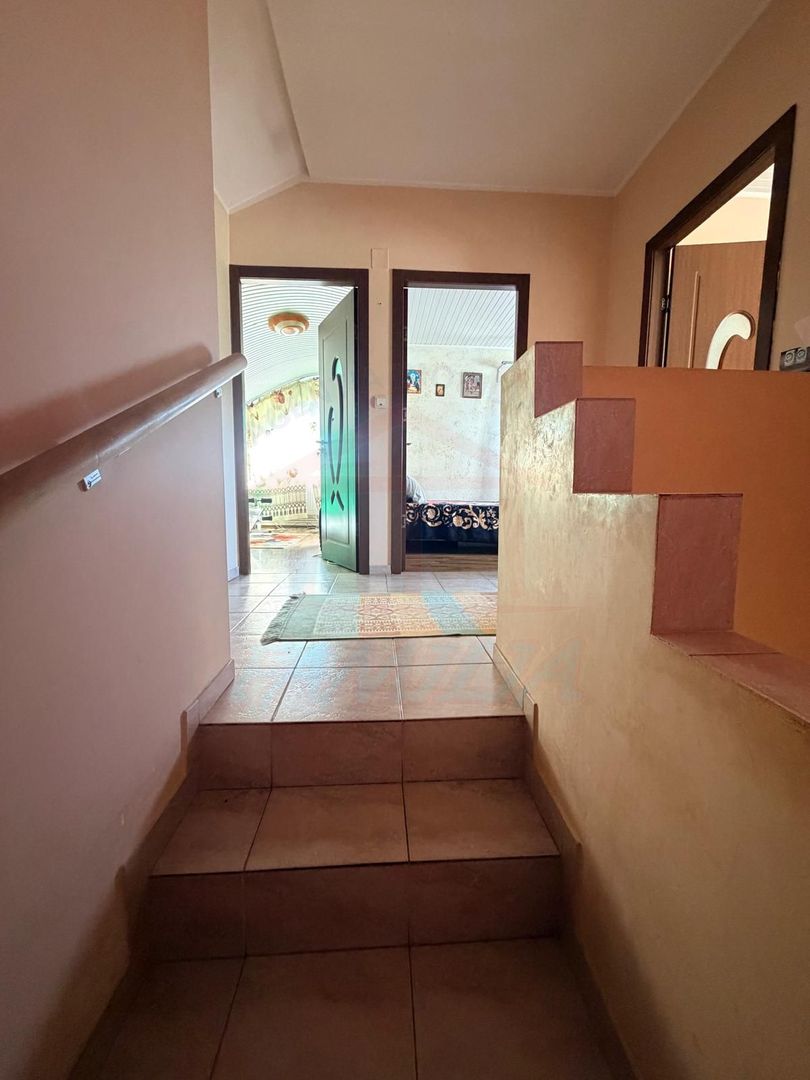Vanzare casa P+M, Smardan( Galati ), la 2 minute de str.principala - Poză 17