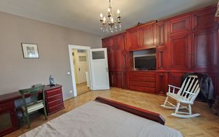 Apartament modern 3 camere curte individuala pe Bulevardul Victoriei - Poză 16