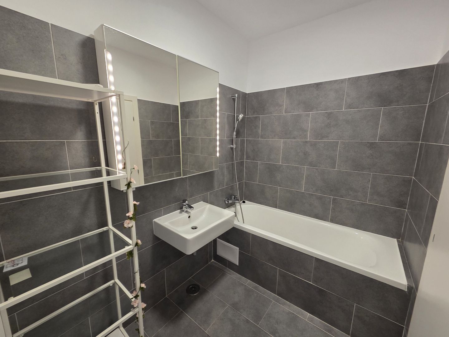 Apartament 3 camere l 81mp l 2 parcari incluse l 195.000euro - Poză 18