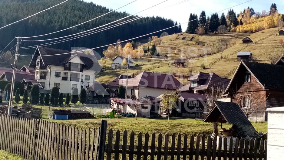 Teren de vânzare – 5877 mp în Moieciu de Sus, zonă montană deosebită - Poză 1