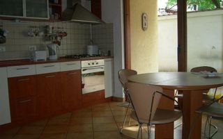 Vilă de vânzare în Sectorul 2, locuit plus potenţial pentru venit pasiv - Poză 3