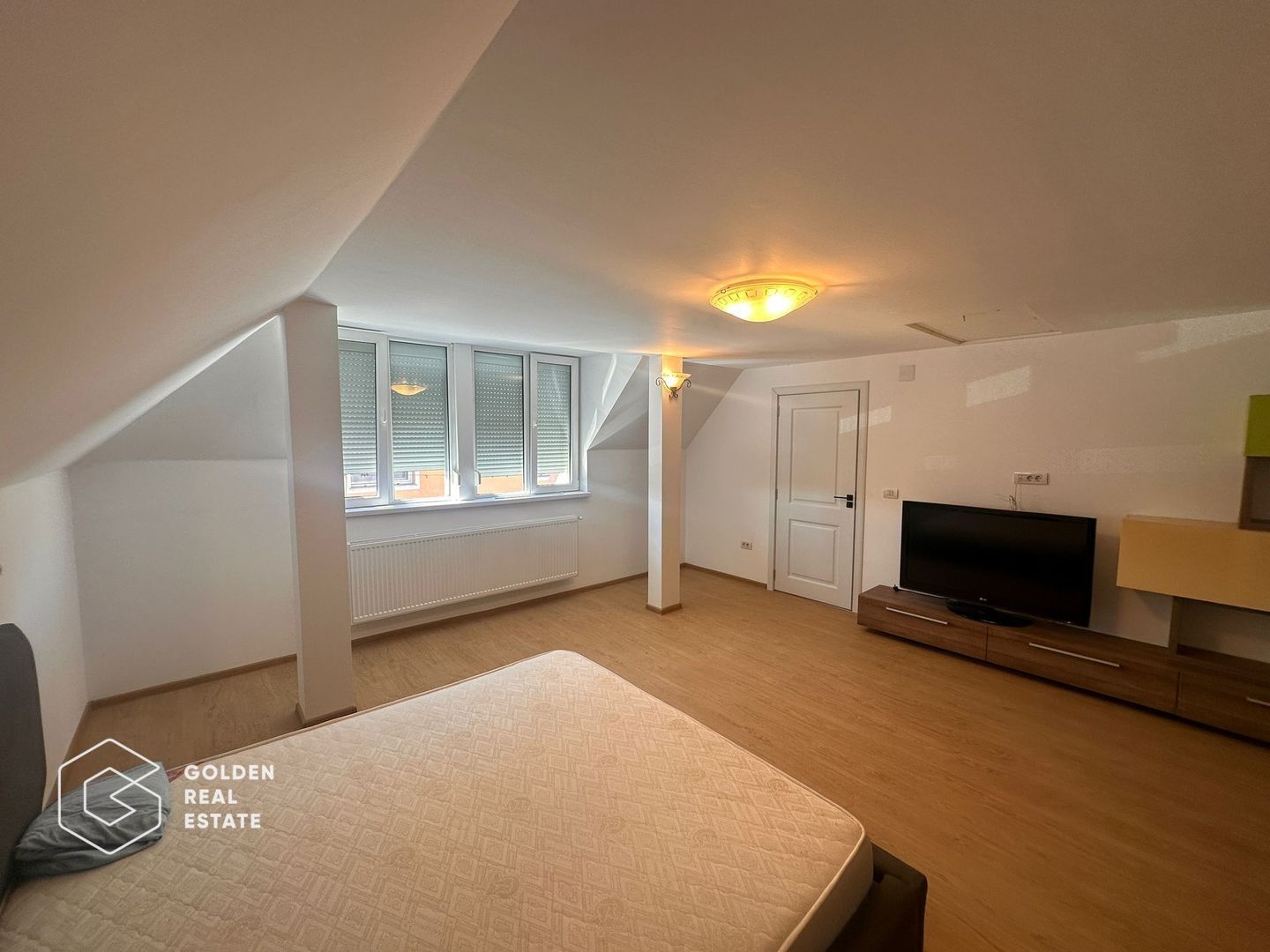 Apartament superb, 3 camere, 2 bai, prima inchiriere, et1/1 Micalaca - Poză 4