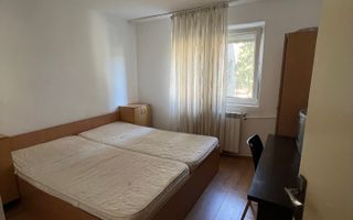 vand apartament 2 camere zona Bulevardul Revolutiei ,etaj 1, decomanda - Poză 6