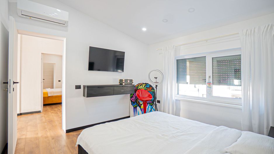 Lumina – Casa P+1E de vânzare, mobilată/echipata, cu piscină si garaj. - Poză 20