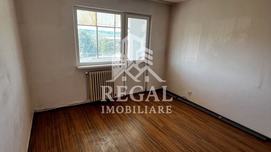 Apartament 2 camere decomandat – Micro 7 | Etaj 2 | Balcon | Panoramă - Poză 2
