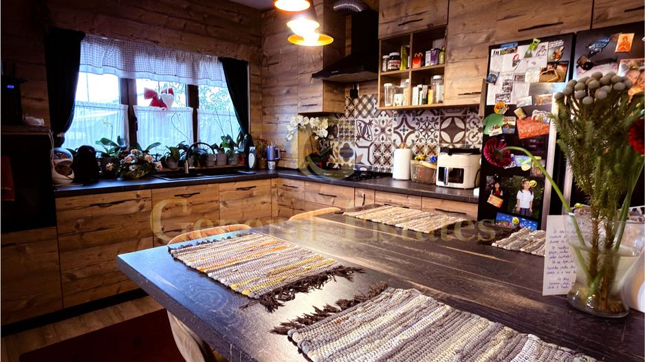 Casă tip triplex de vânzare în Sânpetru - Poză 3