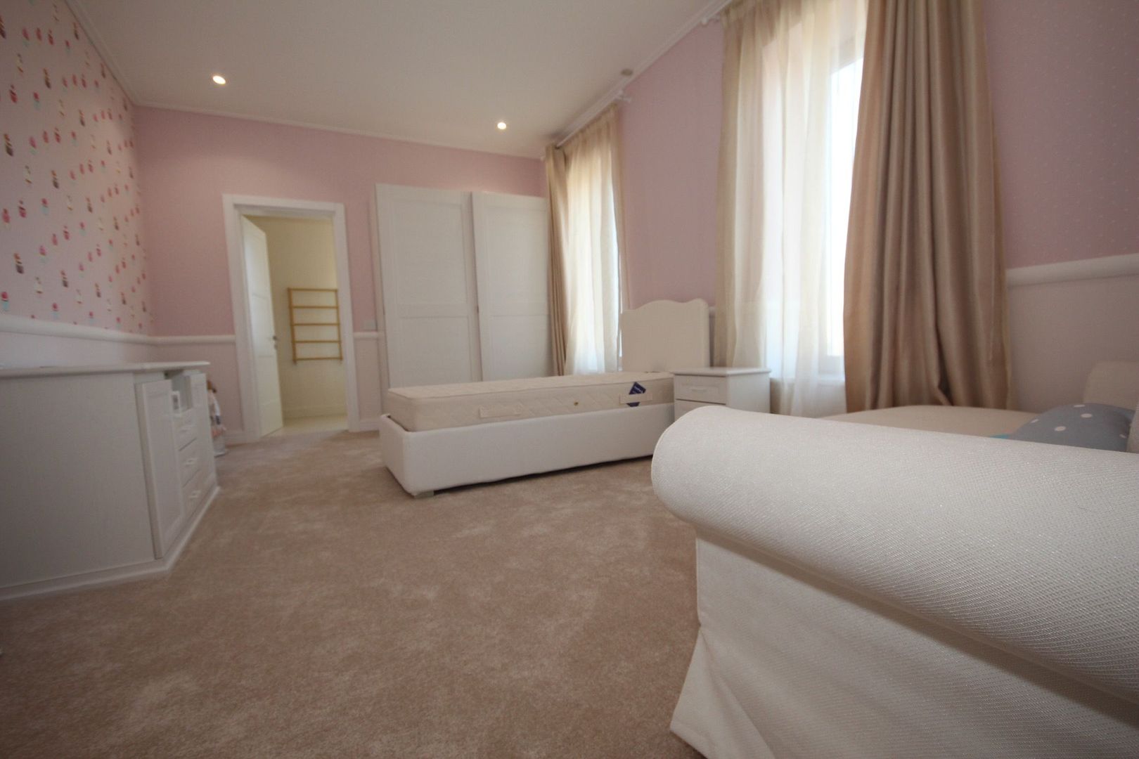 Casă / Vilă cu 8 camere de vânzare în zona Est - Poză 13