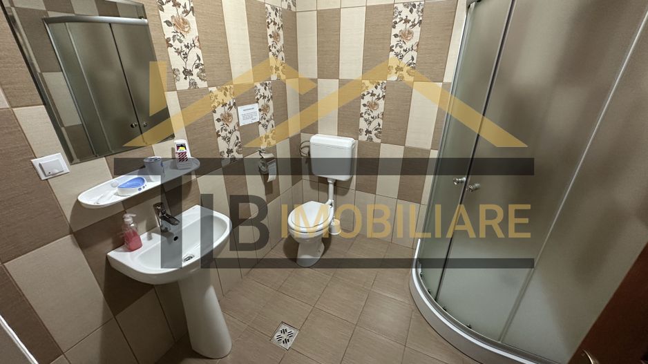 Vila cu 8 camere de vanzare, teren 1580mp, Zona Praid - Poză 12
