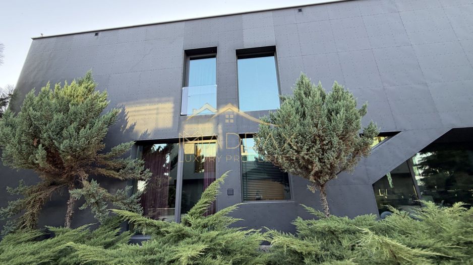 Vila Exclusivista *2223mp teren* / Piscina proprie / 5 garaje / Otopeni - Poză 6