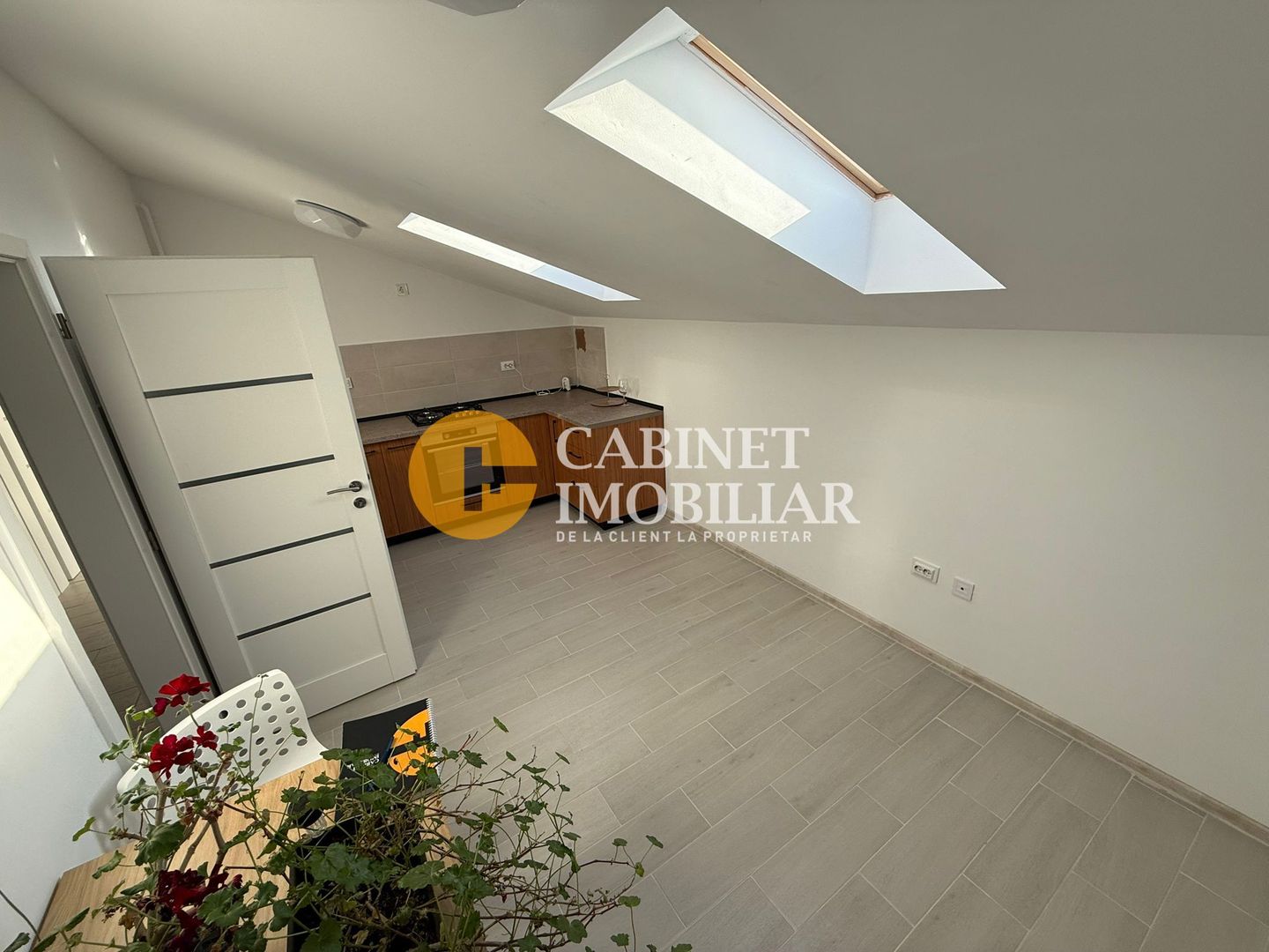 Apartament 3 camere DECOMANDAT-- Valea Lupului - Poză 4