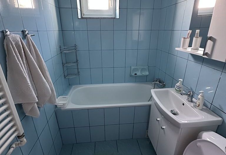 Apartament 2 camere semidecomandat, mobilat și utilat - Poză 4