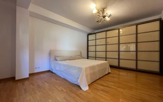 Vila spatioasa 6 dormitoare | gradina | Garaj - Poză 14