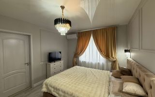 Vila de vanzare in Mamaia Sat - Poză 12