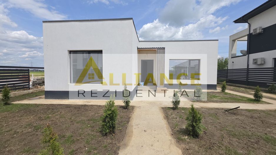 Casa 3 Camere | Curte amenajata - Poză 1
