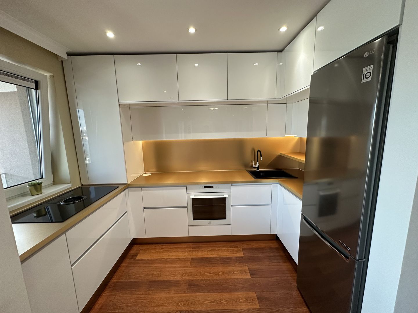 Apartament la prima inchiriere - Poză 3