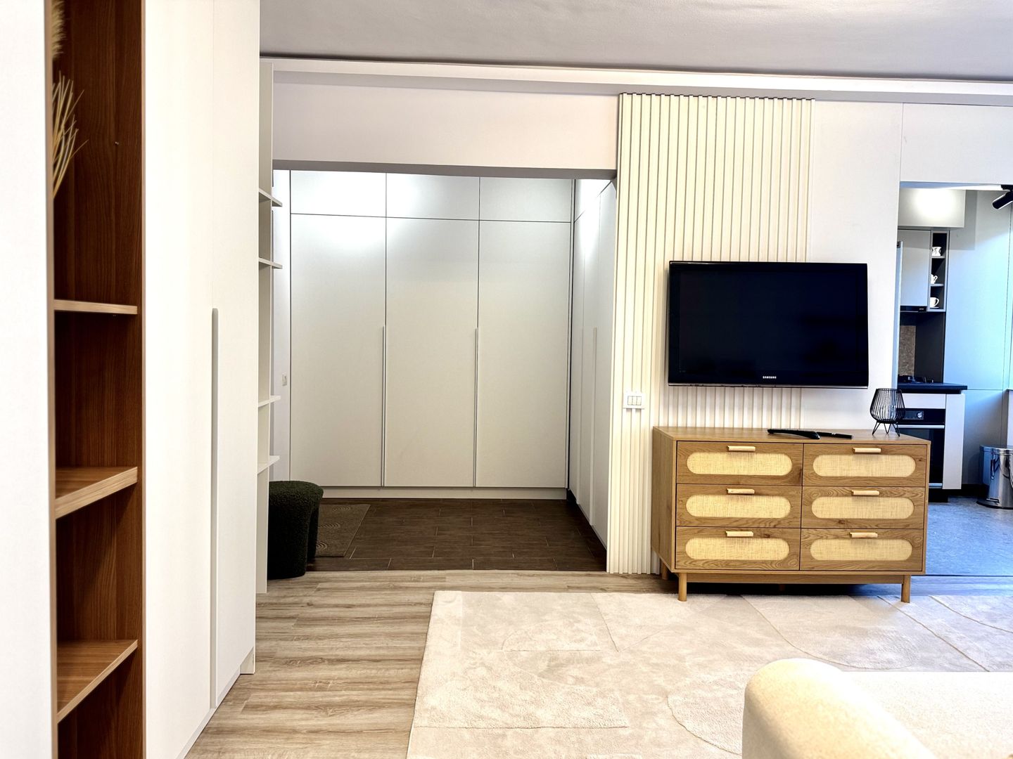 Apartament cu stil, eleganță și energie vibrantă, în Piața Victoriei - Poză 18