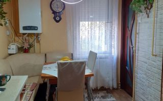 Apartament cu 3 camere de vanzare - Poză 2
