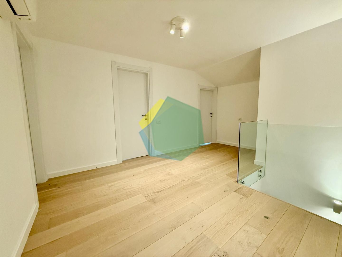 Vilă Premium în Corbeanca | Terasă Spațioasă & Curte Amenajată - Poză 25