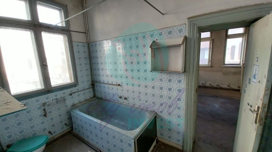 Vila boierească cu arhitectură de epocă, ideală pentru investiție – Gara de Nord - Poză 13