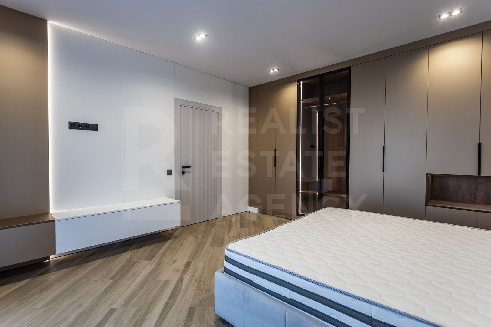 Vânzare, high-tech de lux, 6 camere, Rîșcani - Poză 13