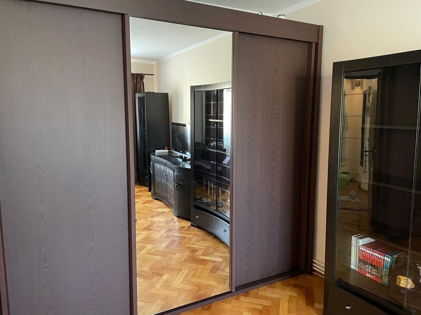| Apartament cu 3 camere de vanzare | Decomandat | Cartierul Marasti | - Poză 2