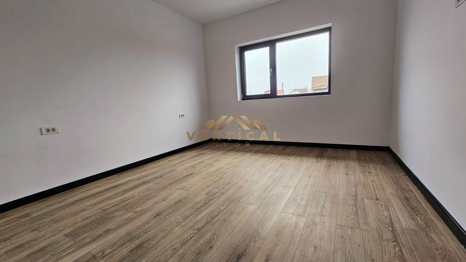 Casa 4 camere | 3 bai | centrul comunei Berceni - Poză 12