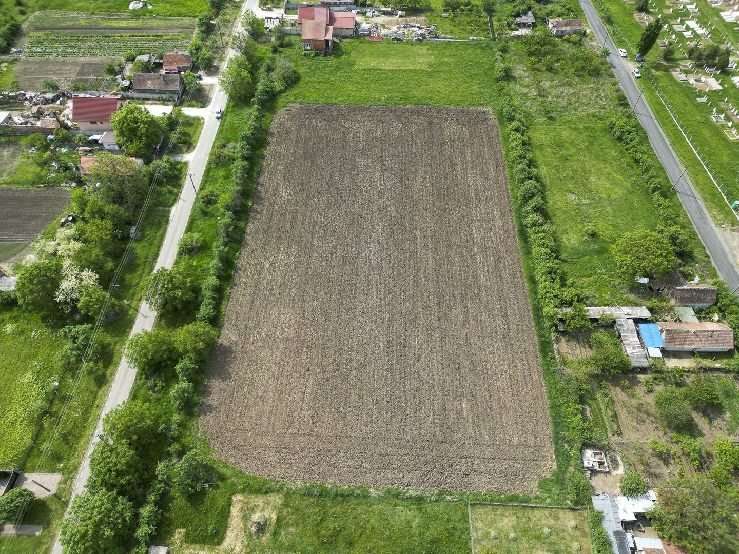 Teren Intravilan de 3,090 mp în Cuvin - Poză 14