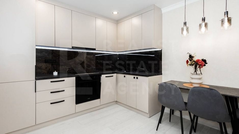 Vânzare, apartament,2 camere, str. Piata Unirii Principatelor,Buiucani - Poză 2