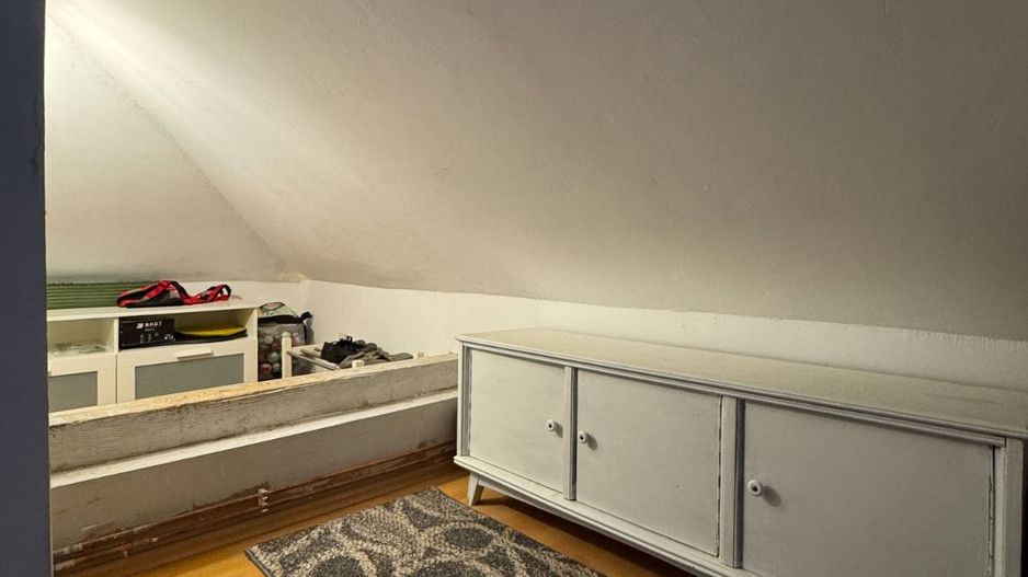 Apartament 2 camere - Domenii, etaj 2/2, centrala noua, curte, boxă, pod. - Poză 17