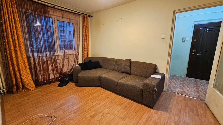 Apartament 2 camere,  bloc izolat, parter-zona Florilor. - Poză 1