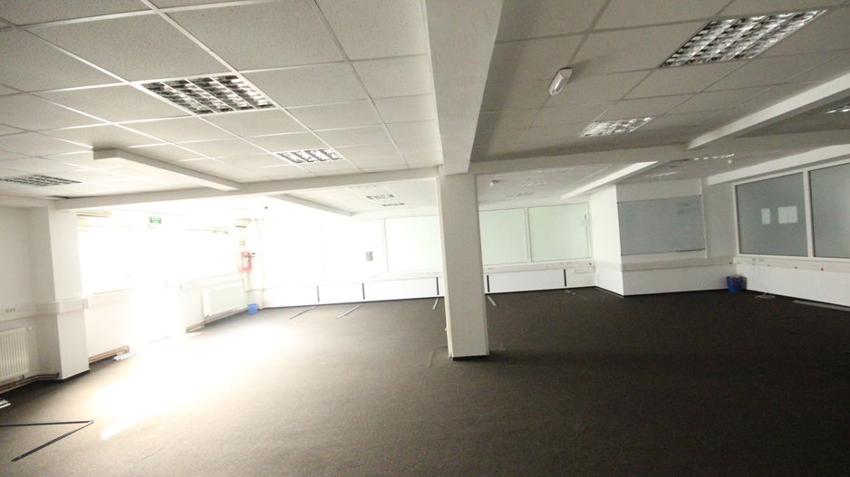 Spatii birouri/servicii - Poză 57