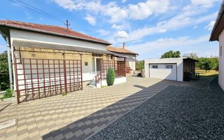 Casa 4 camere, 2 bai, 2 bucatarii, 1050 mp teren, zona Centru - Poză 1