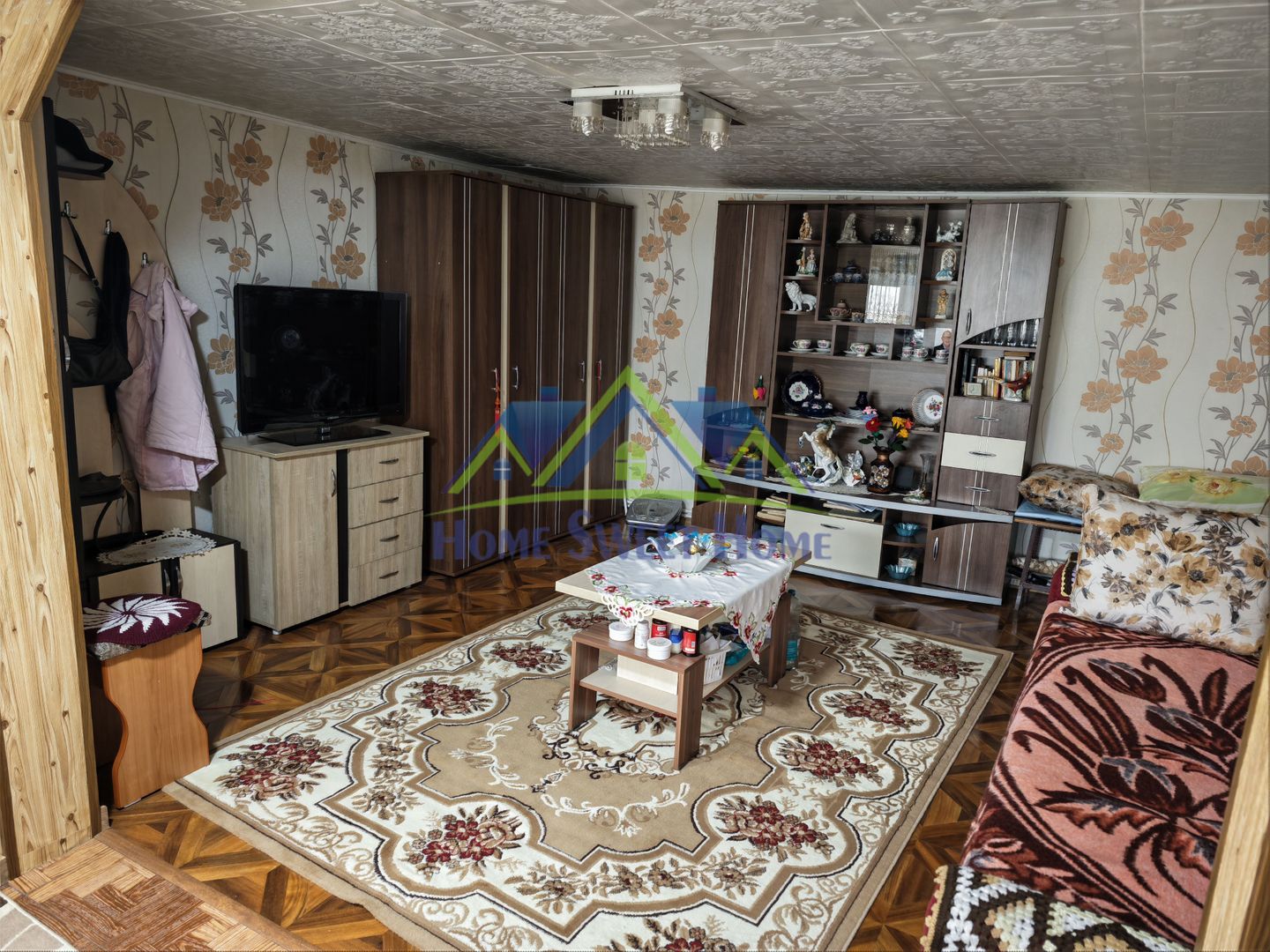 Casa de vanzare in Ghelari – liniste, natura si spatiu generos! Schimb - Poză 5