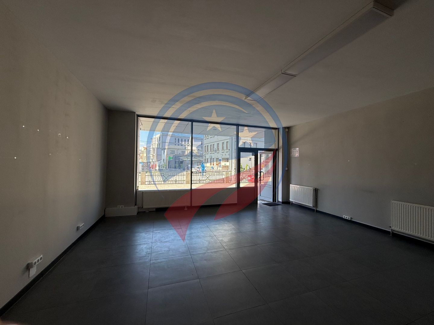Spațiu stradal ultracentral de închiriat – Strada Arieș, Craiova - Poză 4