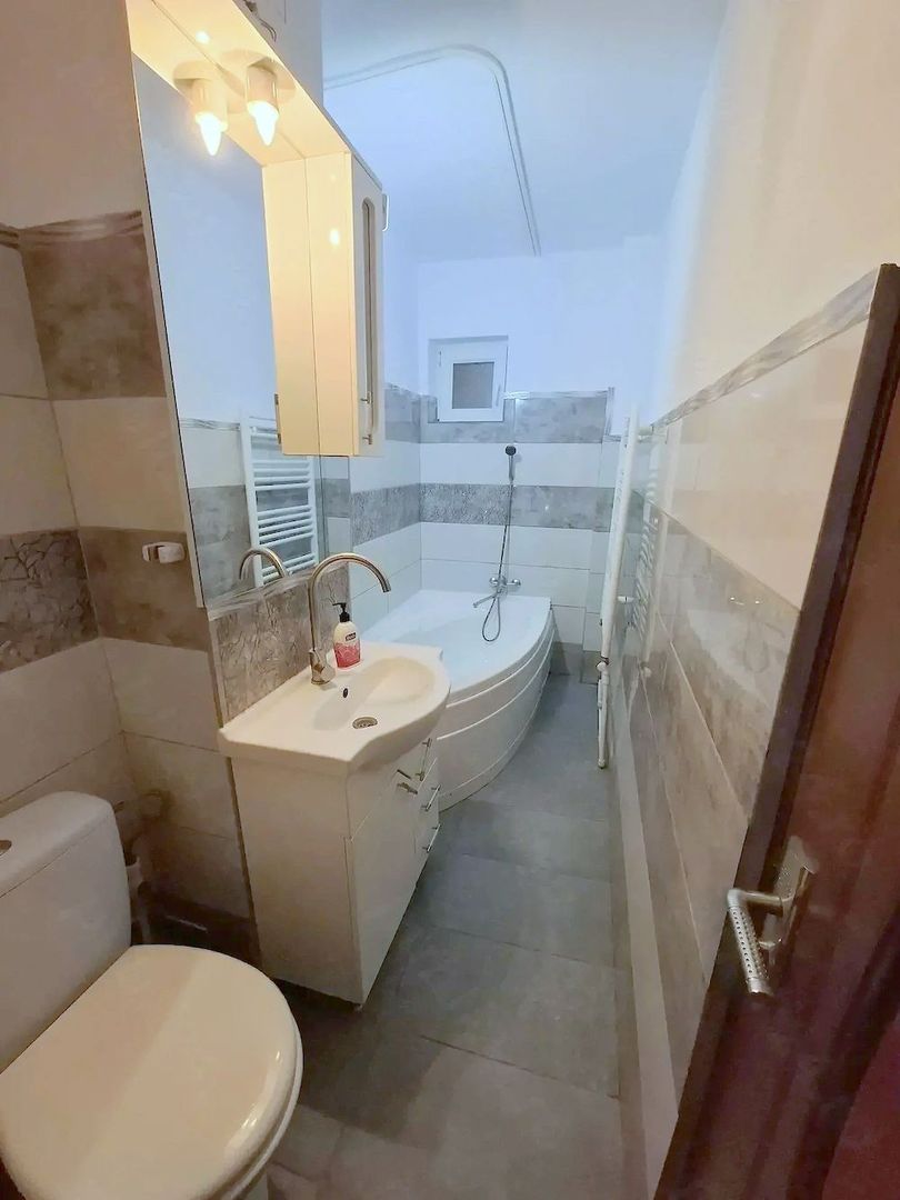 De inchiriat apartament cu 2 camere,  zona Spitalul judetean, et. 2, 450 E - Poză 7