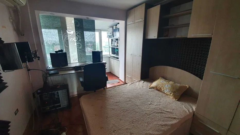 APARTAMENT 3 CAMERE 1 MAI METROU - Poză 3