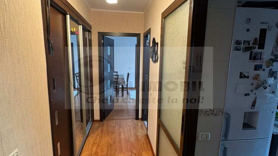Ap 3 camere | 60mp | et. intermediar | Zona Podu Roș - 123.000E - Poză 8