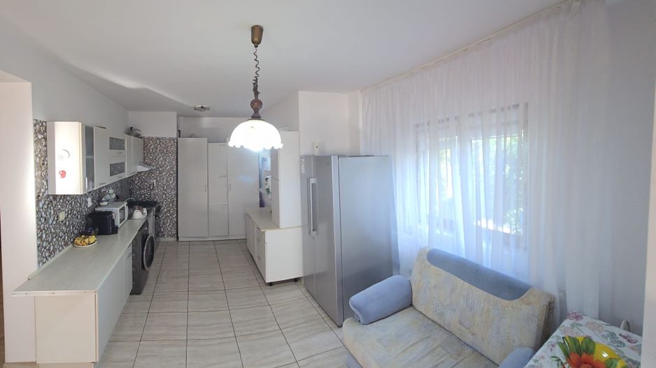 Vilă cu grădină exotică, într-un cartier liniștit – Lazu, Constanța - Poză 13