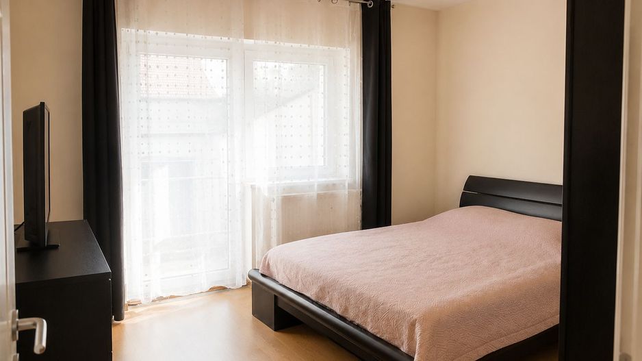 COMISION 0%, Apartament 3 Camere, Decomandat, 2 Bai, Mobilat, Bucovina - Poză 2