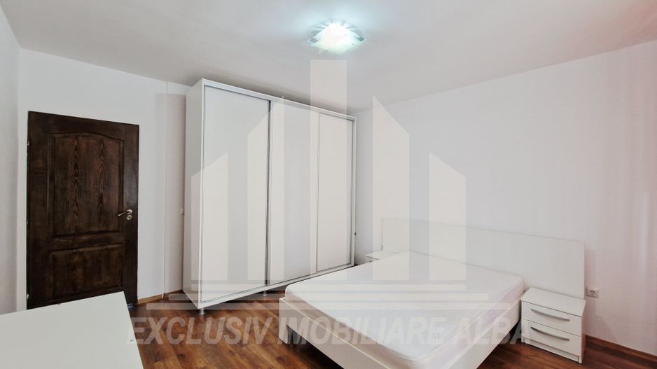 Apartament cu 3 camere decomandate, Cetate - Poză 5