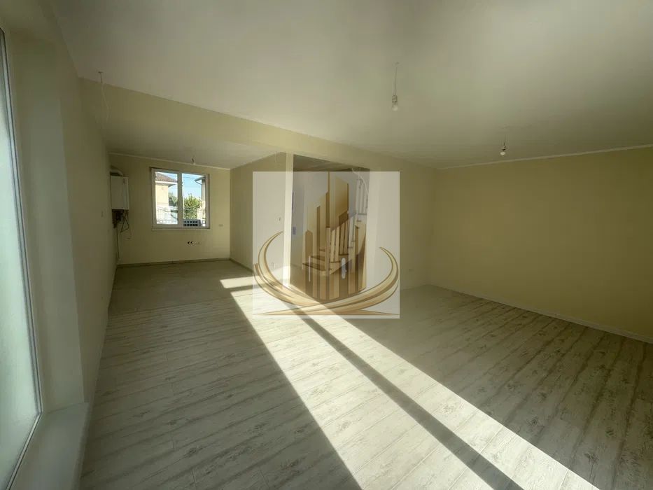 Duplex de închiriat în Giroc – 96 mp utili, 4 camere , teren 270 mp - Poză 4