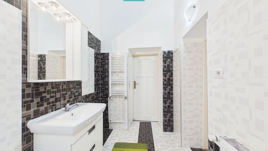 Apartament generos cu 3 camere – Zona Centrală - Poză 11