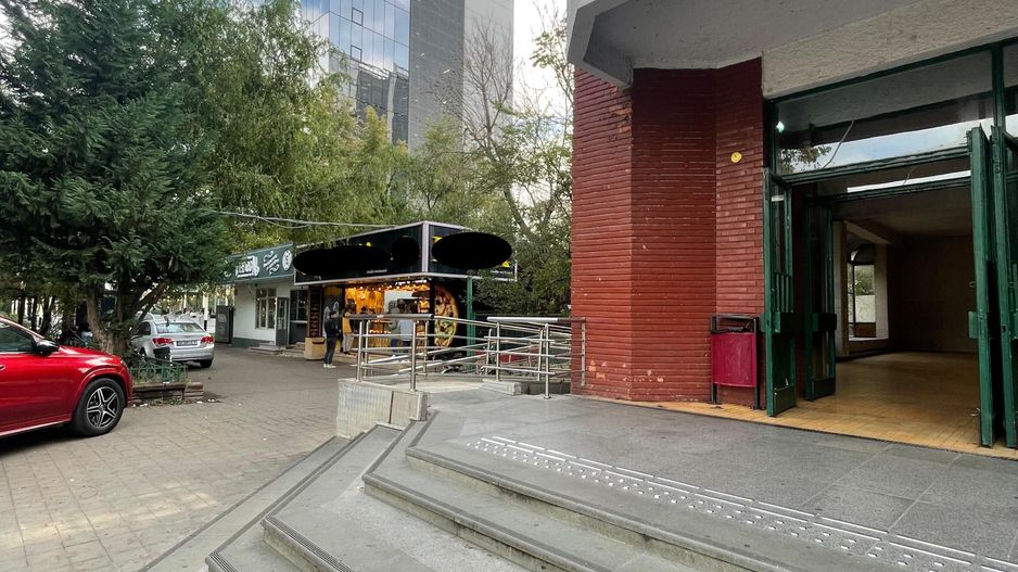 Spatiu Comercial | Vitrina 7ml | Metrou Pipera | Trafic Intens - Poză 8