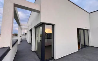 Penthouse superb finisat la CHEIE- Terasa 70mp- vedere panoramica - Poză 14