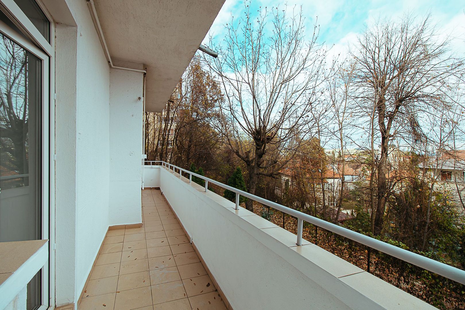 Ultracentral, apartament in casa, pretabil locuit si/sau birouri, pet friendly. - Poză 1