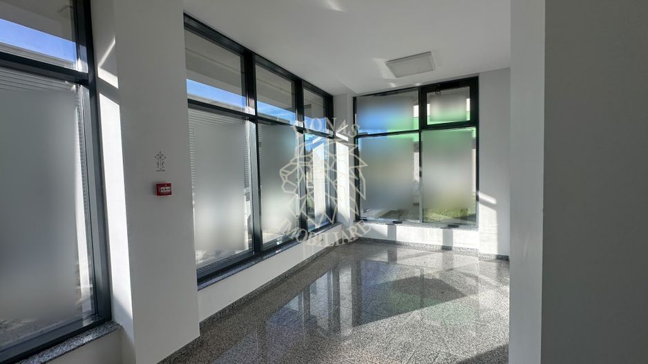 Spatiu Comercial Modern 2 camere 52 mp-parter-Calea Moldovei - Poză 3