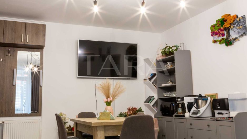 Apartament cu 3 camere, parcare și boxă, zona Regal – Baciu. - Poză 2