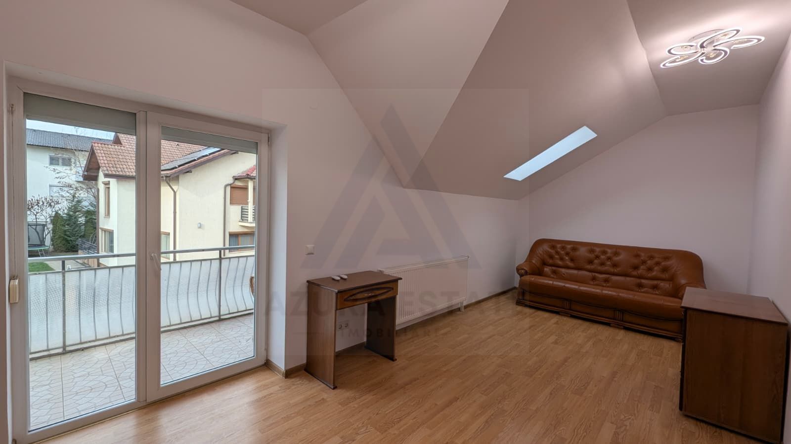 Casa 130 mp utili 4 camere 2 bai garaj curte individuala in Selimbar - Poză 10