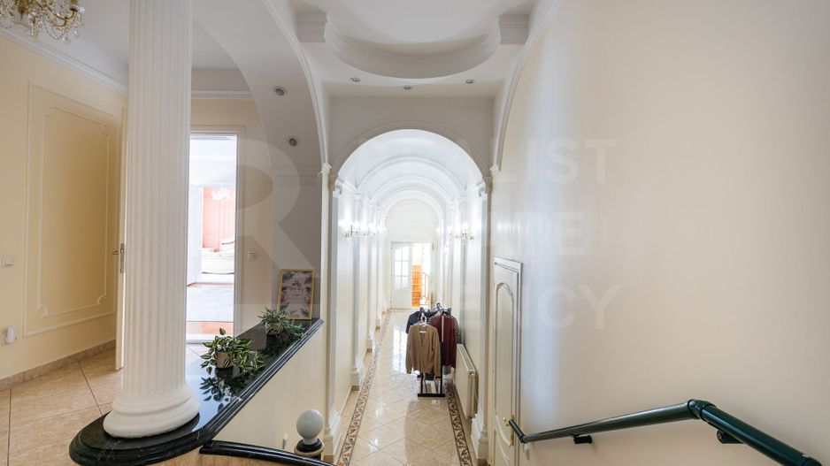 Vânzare casă de lux, 700 mp + 22 ari, situată în Tohatin - Poză 3
